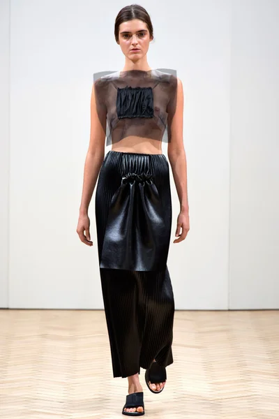 Look 4